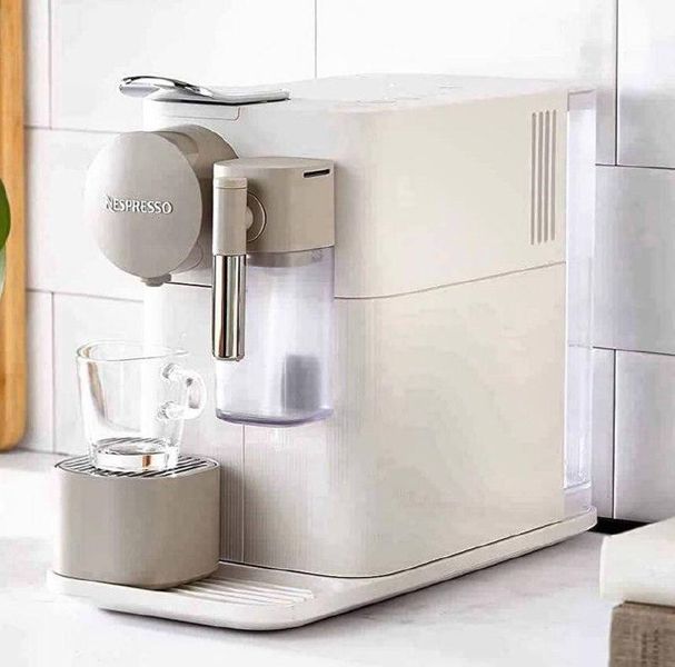 Кавомашина Nespresso Lattissima One White з автоматичною молочною системою для капсул Original 1239052980 фото