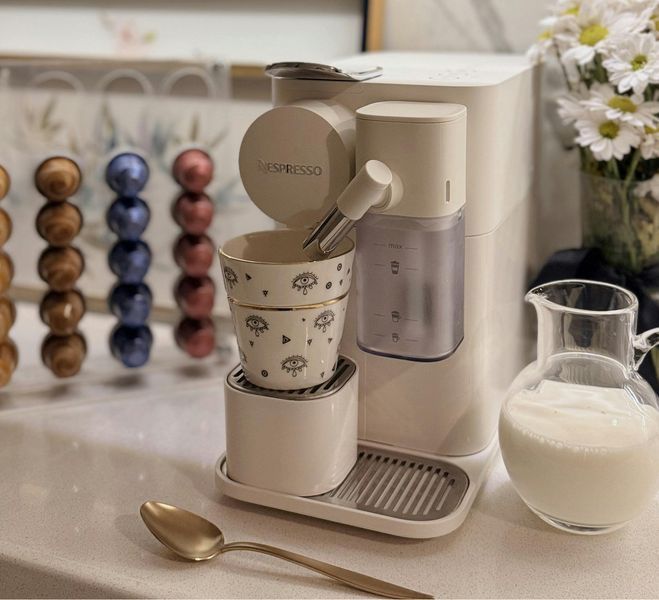 Кавомашина Nespresso Lattissima One White з автоматичною молочною системою для капсул Original 1239052980 фото