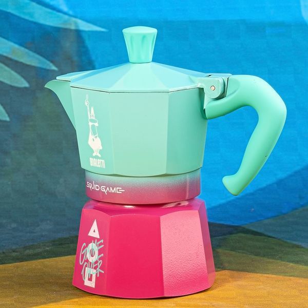 Гейзерная кофеварка Bialetti Moka Express Squid Game, 3 чашки 0005391 фото