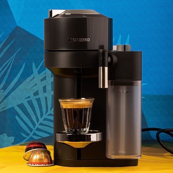 Кофемашина Nespresso Vertuo Lattissima Black с молочной системой для капсул Vertuo 1984637053 фото