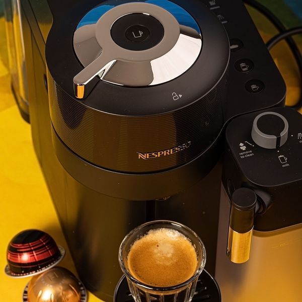 Кофемашина Nespresso Vertuo Lattissima Black с молочной системой для капсул Vertuo 1984637053 фото