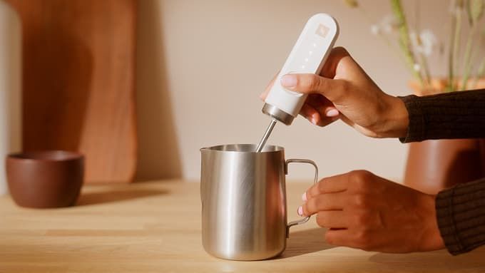 Ручний акумуляторний спінювач молока Nespresso NanoFoamer, USB-C NF10-Z2A-WH-NE фото