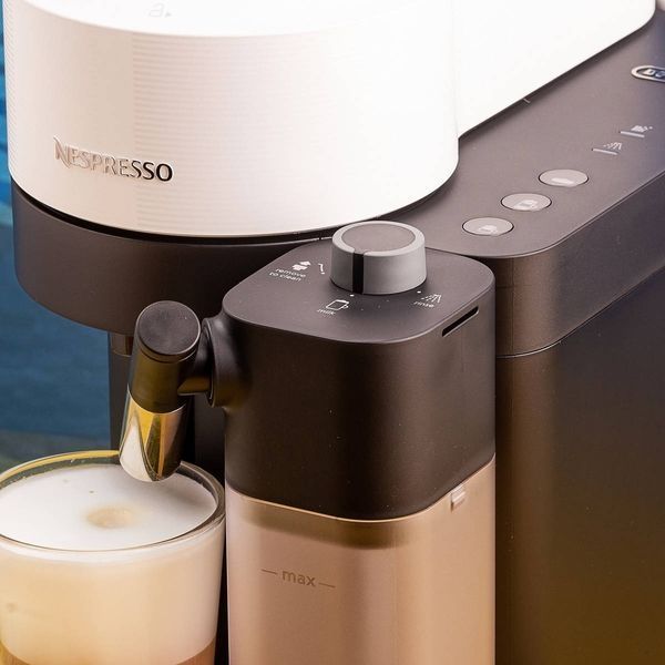 Кофемашина Nespresso Vertuo Lattissima White з молочною системою + 10 капсул Vertuo 2911920826 фото