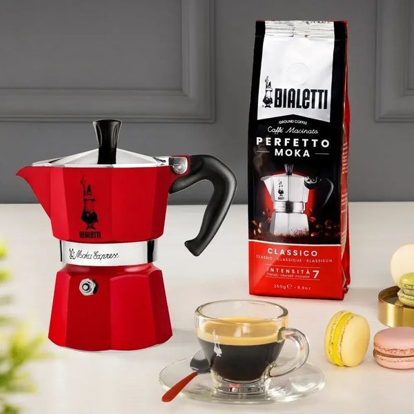 Гейзерная кофеварка Bialetti Moka Express, красная, 1 чашка (60 мл) 15BAR-14794 фото
