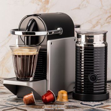 Капсульна кавоварка Nespresso Pixie D62 Aluminium і Капучинатор (Спінювач молока) - Aeroccino 3 Milk frother 1647738255 фото