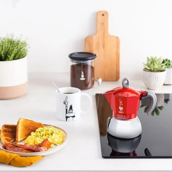 Гейзерна кавоварка Bialetti Moka Induction червона 15BAR-14808 фото