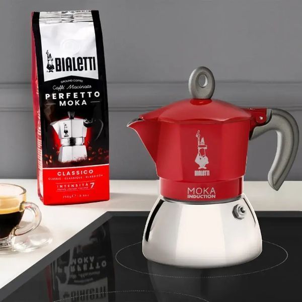 Гейзерна кавоварка Bialetti Moka Induction червона 15BAR-14808 фото
