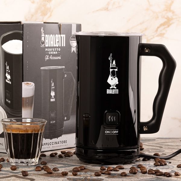 Вспениватель молока Bialetti електричний MK02 Black 0004433-NP фото Вспениватель молока Bialetti електричний MK02 Black 0004433-NP фото